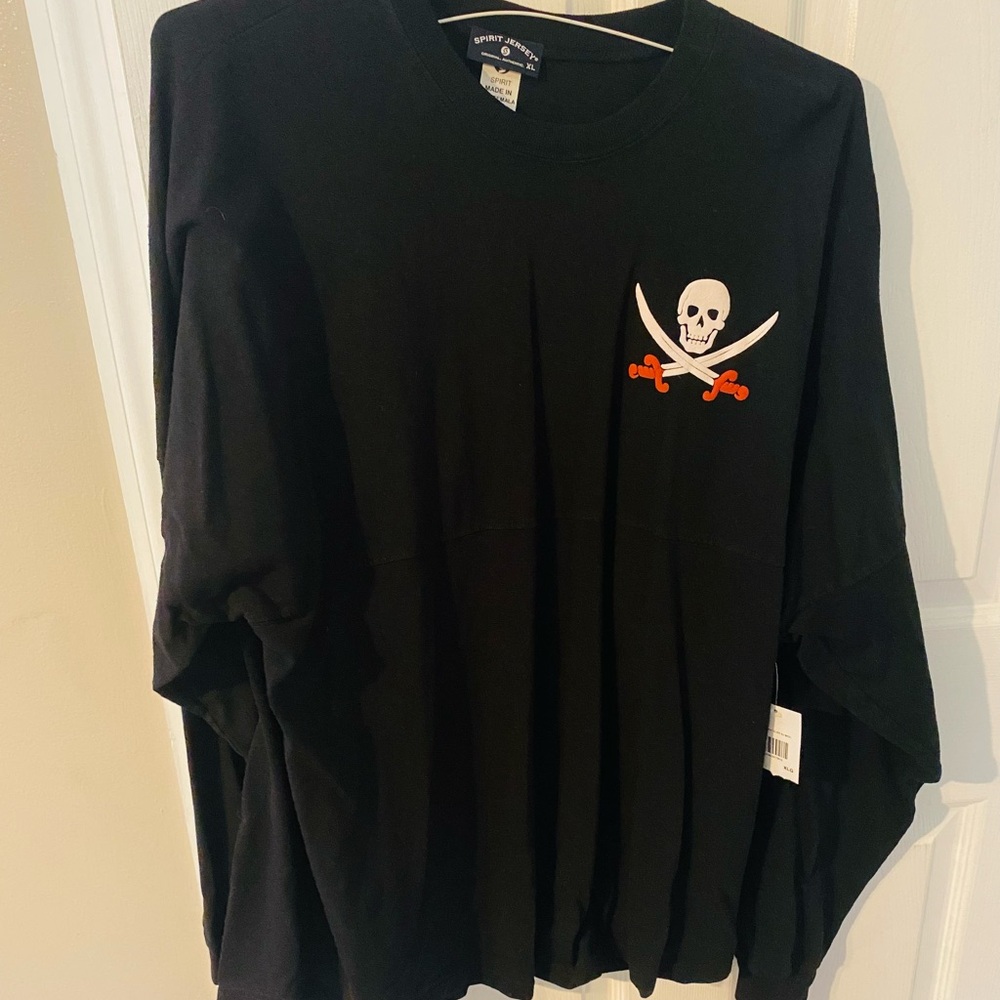 New with tags Disney Pirates of the Caribbean Spirit jersey XL